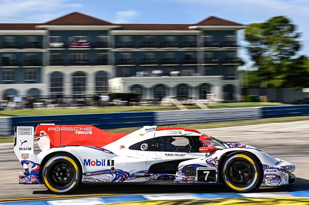 12 Hours of Sebring, Hour 8: Porsche out front, but cautions keep the field close