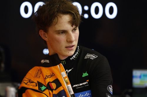 Grosjean sorprendido por la ca&iacute;da de Piastri: &ldquo;Como si su primo estuviera al volante&rdquo;