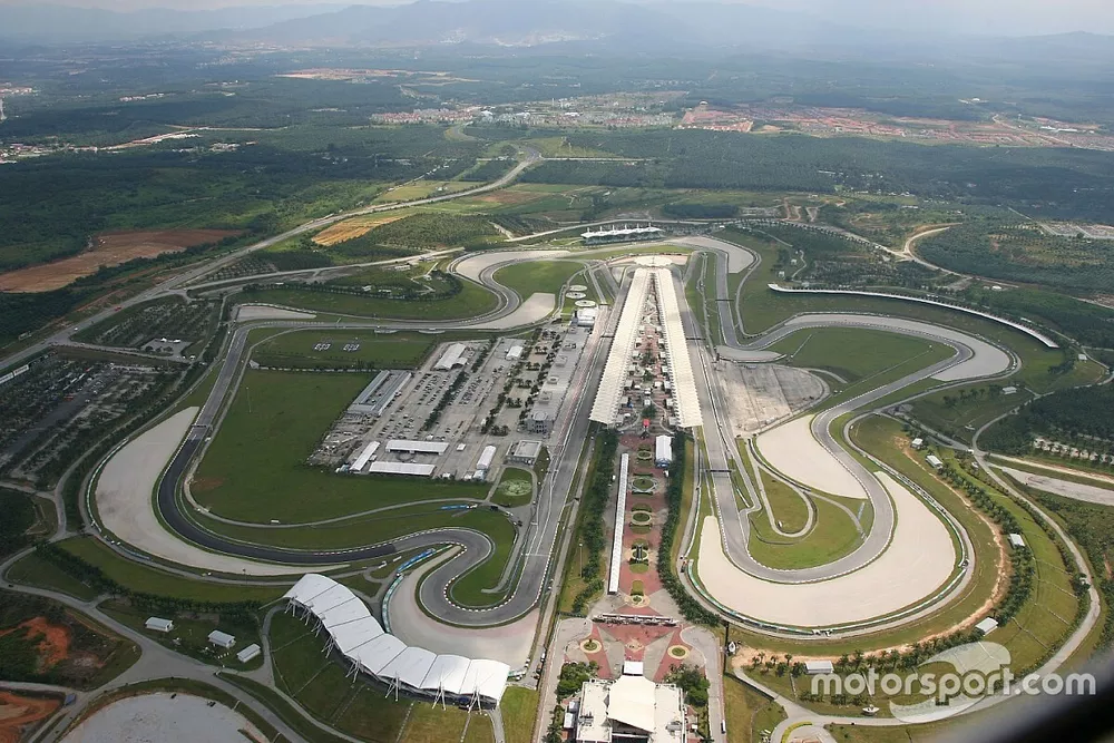 Arial view of the circuit