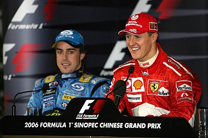 Briatore defiende a Alonso: "podría liderar cualquier equipo como Michael Schumacher"