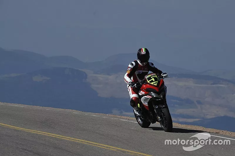 #5 Ducati: Carlin Dunne
