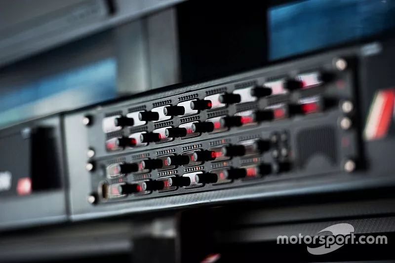 Detalle de radio de equipo de Ferrari