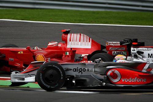 Los pilotos de F1 que no ganaron, a pesar de cruzar primeros la meta