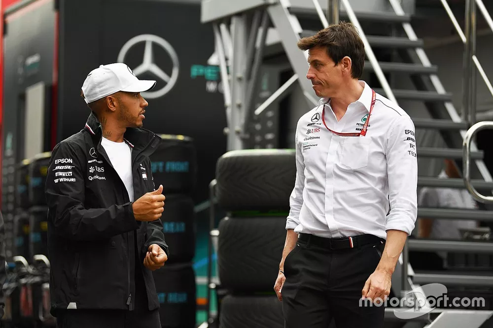 Lewis Hamilton, Mercedes-AMG F1 y Toto Wolff, Mercedes AMG F1 Director de Motorsport
