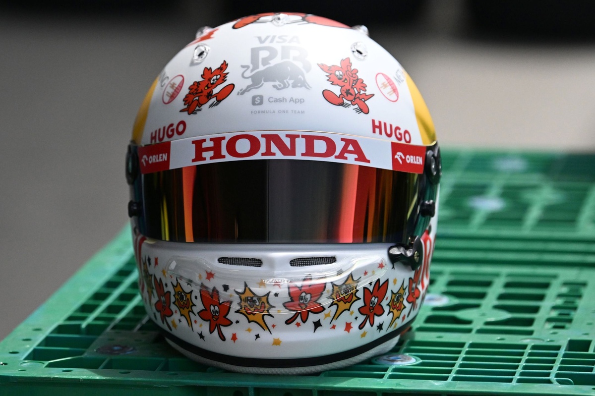 スパーク 1/5スケール 角田裕毅 2025年 日本GP レッドブル ヘルメット 1 / レッドブル|1/5スケールスパーク 1/5スケール 角田裕毅 2025