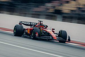 Ferrari F1-team test Pirelli's op circuit Barcelona