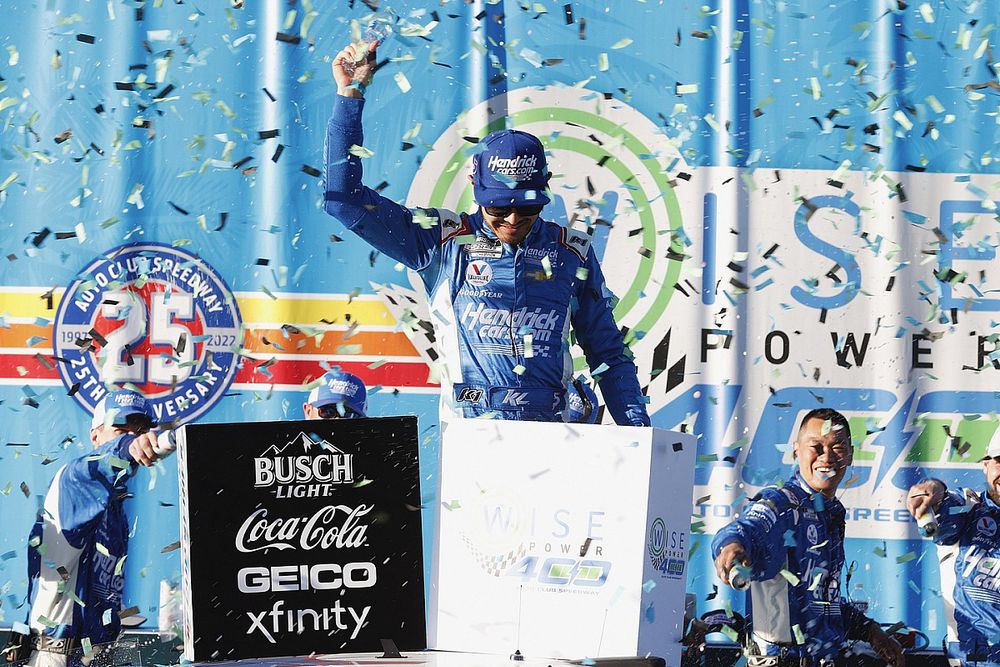 Race winner Kyle Larson, Hendrick Motorsports, Chevrolet Camaro