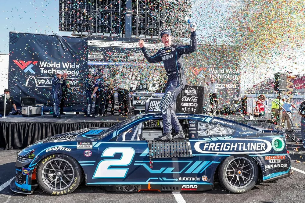 Austin Cindric, Team Penske, Freightliner Ford Mustang