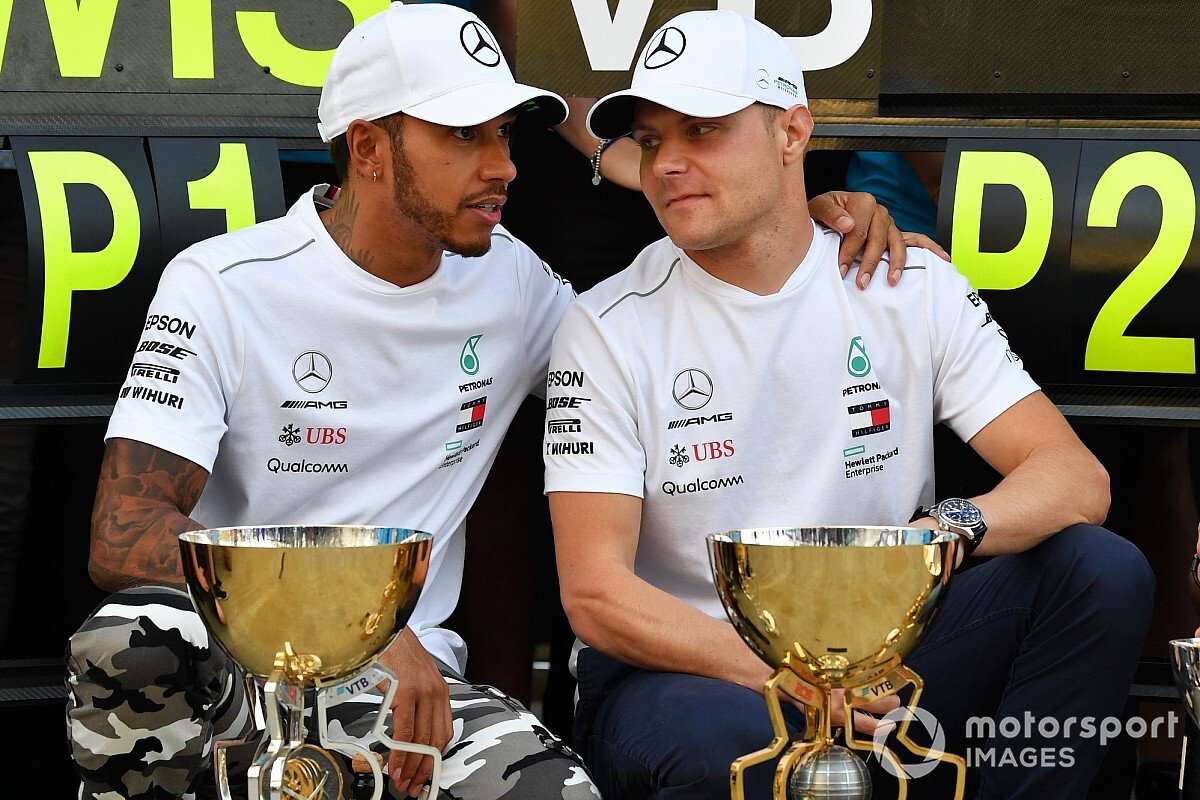 Horner surprised by Mercedes' handling of team orders
