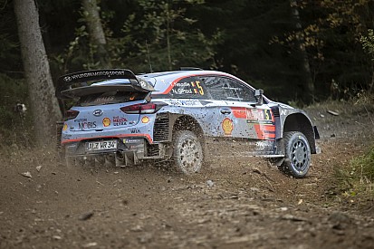 Galles, PS5-6: Neuville e Latvala si dividono la posta. Il belga sale quinto