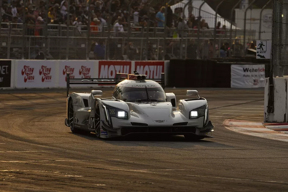 #01: Cadillac Chip Ganassi Racing Cadillac DPi, DPi: Renger van der Zande, Kevin Magnussen
