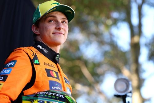 Stella cree que Piastri fue "excepcional" y le anima a seguir as&iacute;