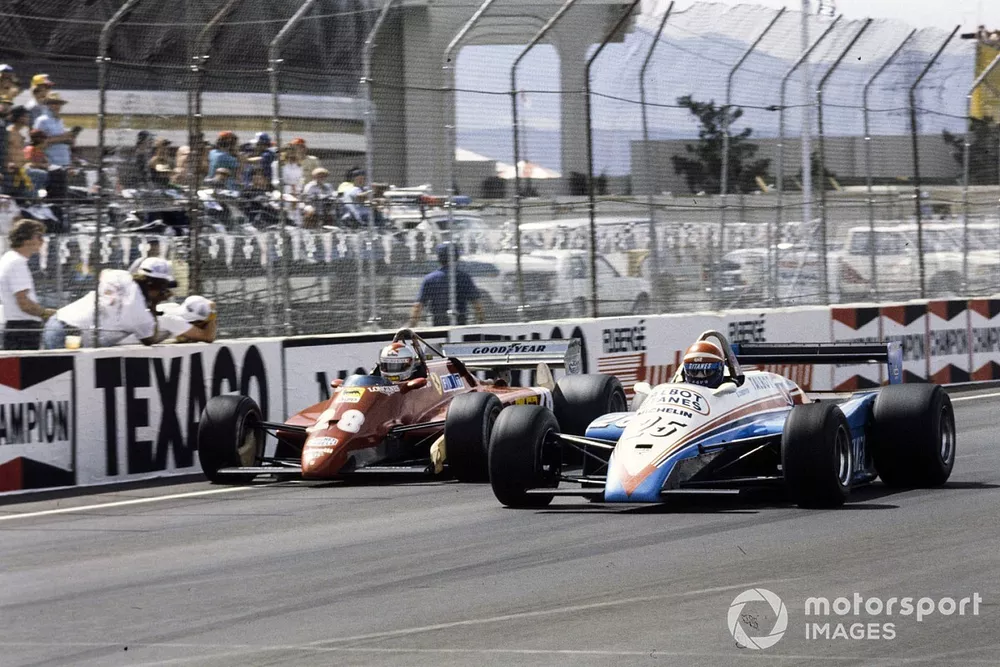 Eddie Cheever, Ligier JS19 Matra, battles with Mario Andretti, Ferrari 126C2 