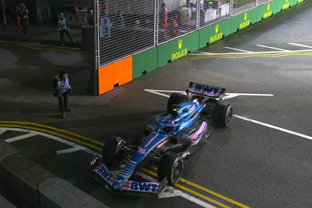 Fernando Alonso abandona en Singapur