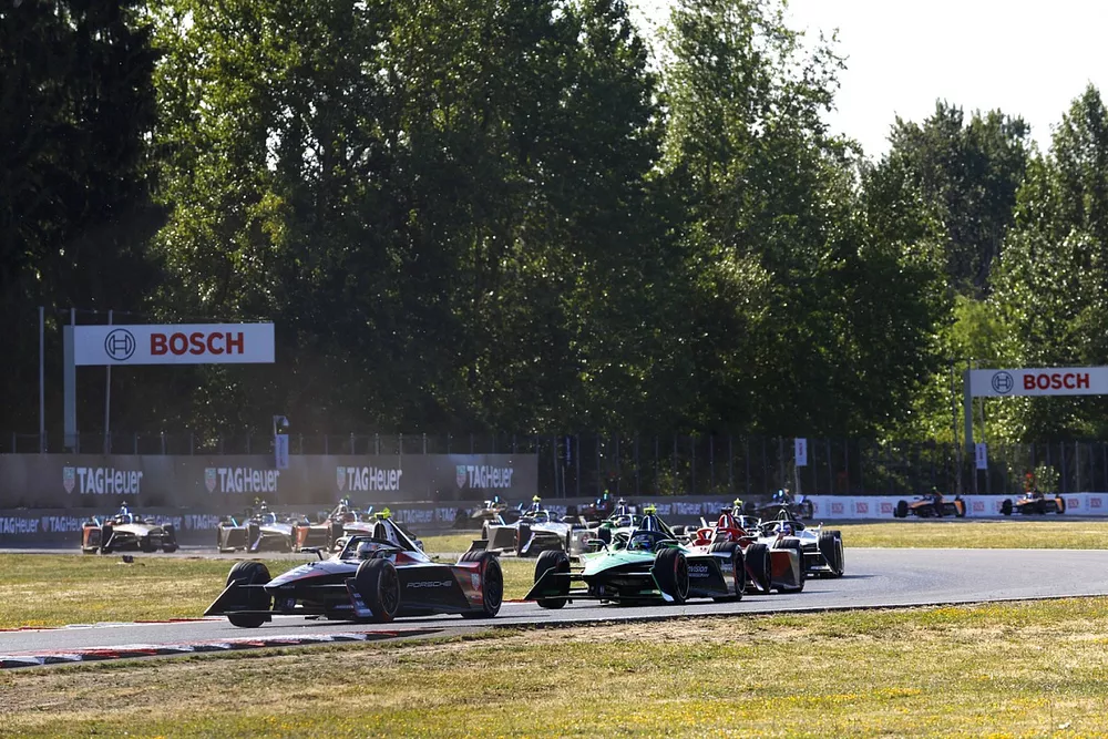 Antonio Felix da Costa, Porsche, Porsche 99X Electric Gen3, Nick Cassidy, Envision Racing, Jaguar I-TYPE 6, Jake Dennis, Andretti Autosport, Porsche 99 X Electric Gen3