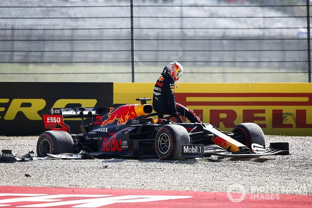 Max Verstappen, Red Bull Racing RB16 retires from the race
