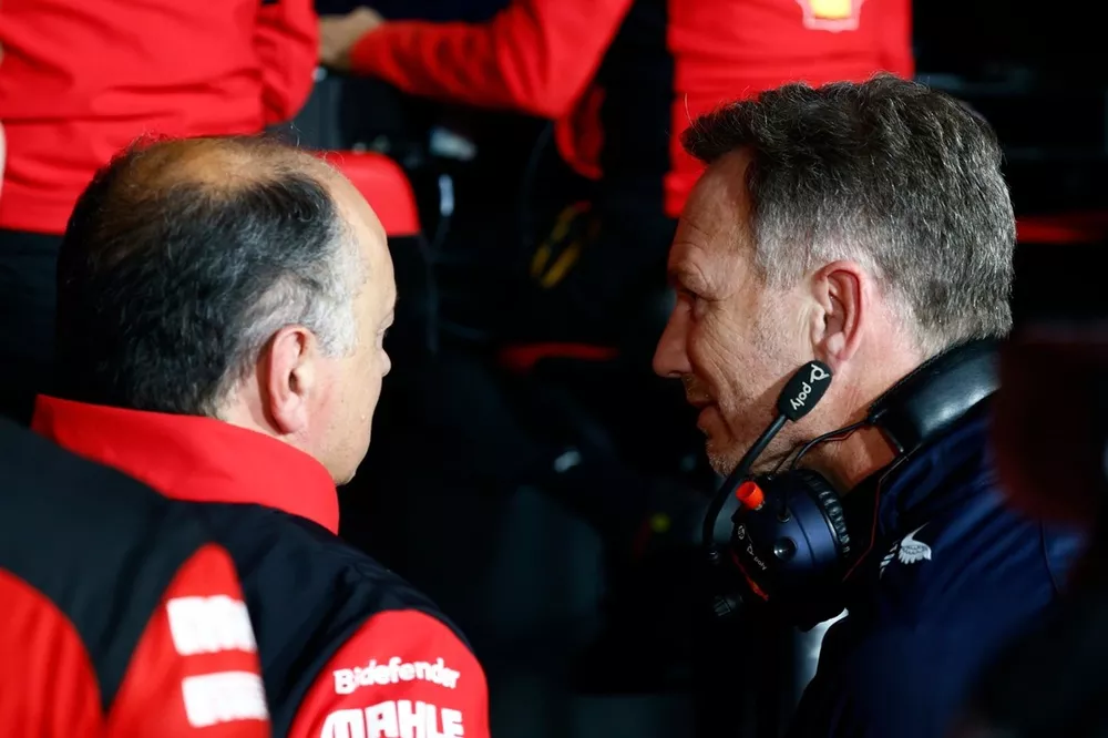 Frederic Vasseur, Team Principal and General Manager, Scuderia Ferrari, with Christian Horner, Team Principal, Red Bull Racing