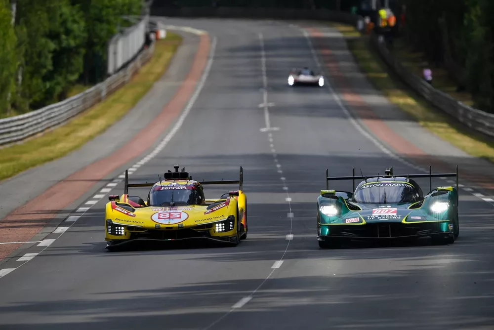 #83 AF Corse Ferrari 499P: Robert Kubica, Yifei Ye, Philip Hanson, #007 Aston Martin Thor Team Aston Martin Valkyrie: Harry Tincknell, Tom Gamble, Ross Gunn