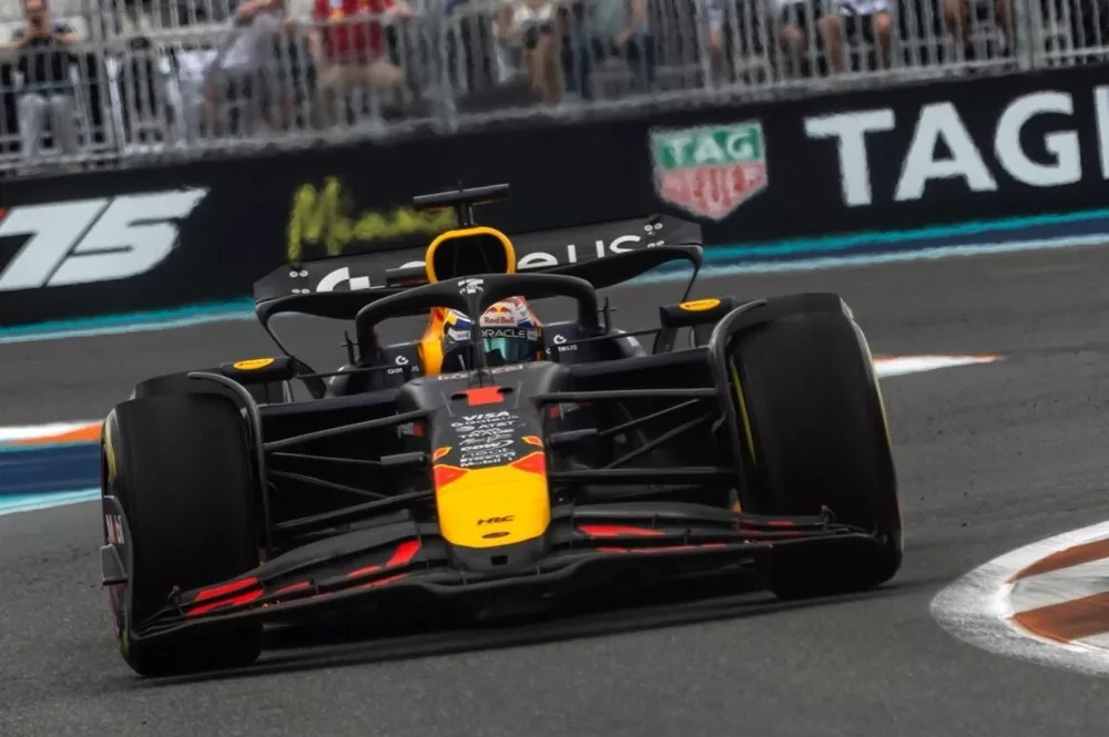 Verstappen &uuml;ber Reifenverschlei&szlig;: Au&szlig;er McLaren machen alle etwas falsch