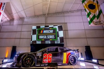 NASCAR Brasil lança oficialmente novo carro para temporada 2026