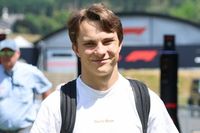 Prost respalda a Oscar Piastri y reconoce: "Se comporta como yo lo hacía"