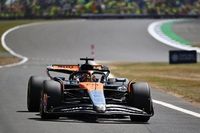 Norris y Piastri esperan m&aacute;s de McLaren tras ver a Ferrari "en la lucha"