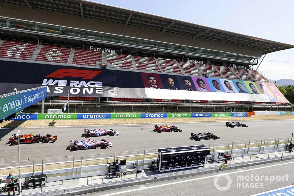 Lewis Hamilton, Mercedes F1 W11 EQ Performance, leads Valtteri Bottas, Mercedes F1 W11 EQ Performance, Max Verstappen, Red Bull Racing RB16, Lance Stroll, Racing Point RP20, Sergio Perez, Racing Point RP20, and Alex Albon, Red Bull Racing RB16, at the start