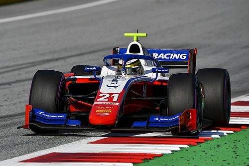 Austria F2: Shwartzman resiste ante Tsunoda bajo la lluvia