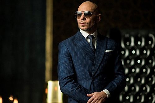 Por qu&eacute; el cantante Pitbull se embarca en la NASCAR