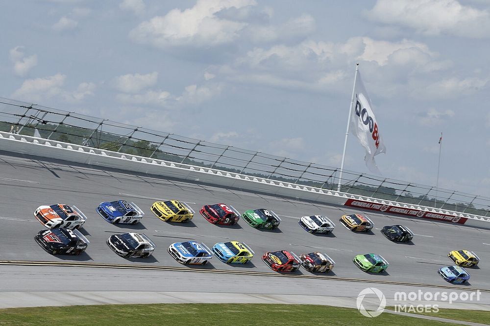  Brad Keselowski, Team Penske, Ford Mustang Snap on  Chase Elliott, Hendrick Motorsports, Chevrolet Camaro Mountain Dew / Little Caesar's