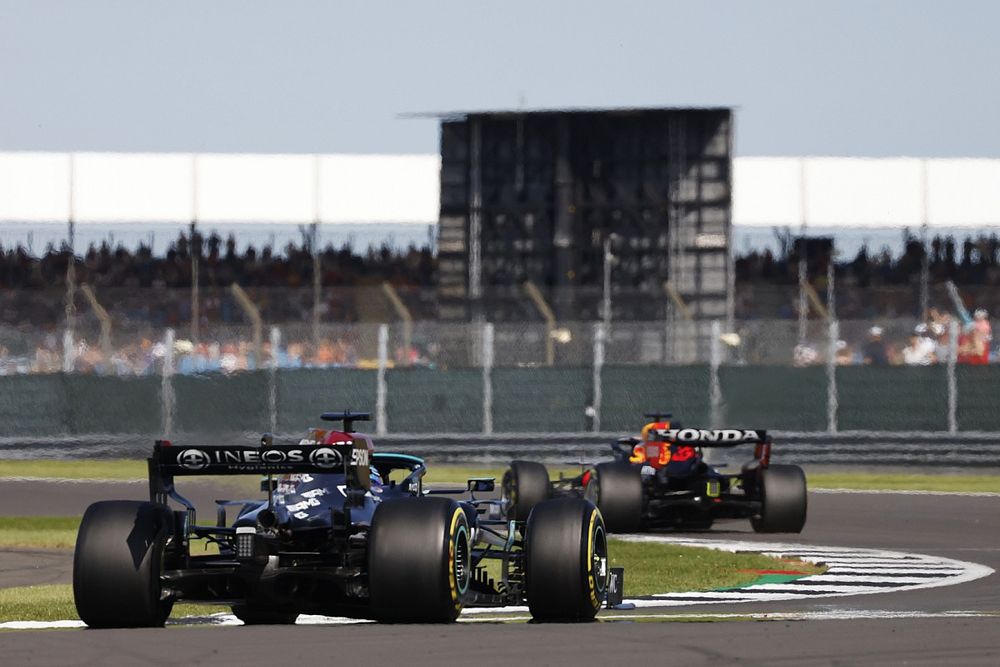 Max Verstappen, Red Bull Racing RB16B, Lewis Hamilton, Mercedes W12