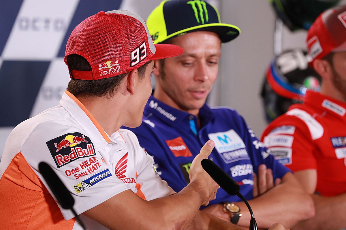 Rossi visszautasította Marquez kézfogási kísérletét