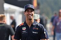 Hamilton elogia al "valiente" Ricciardo por el riesgo de ir a Renault