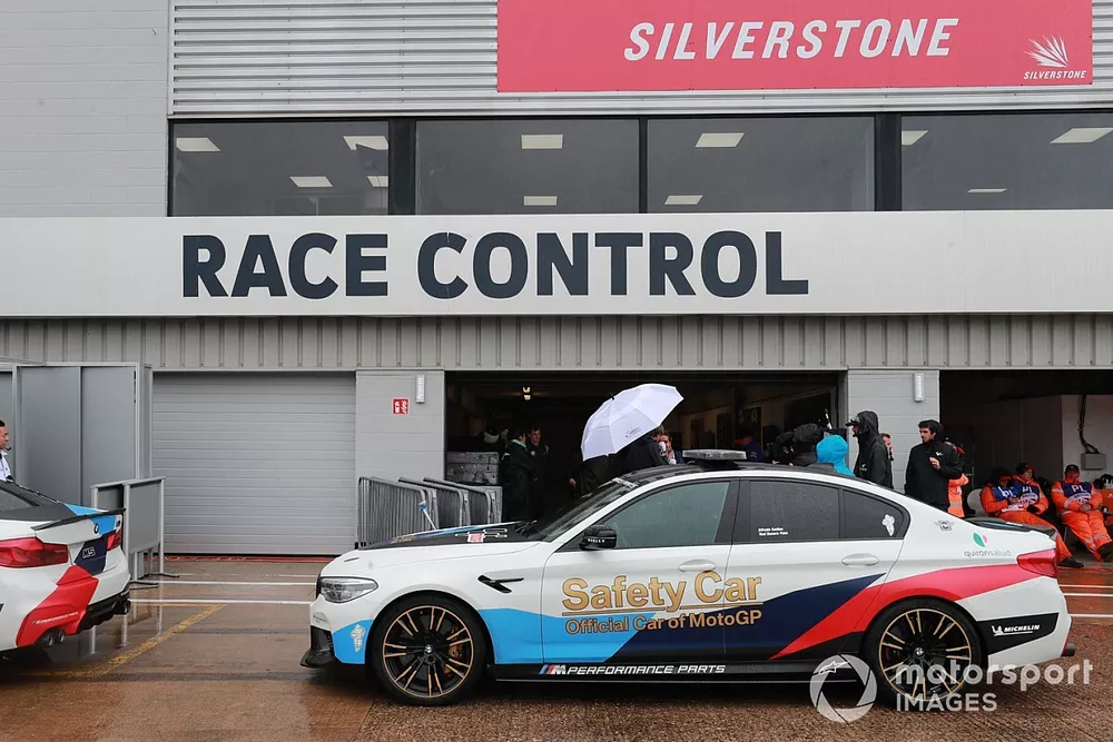Safety car