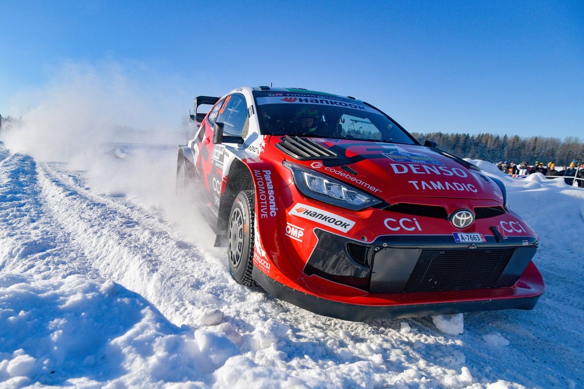 Evans met Katsuta dans les cordes au Rallye de Suède