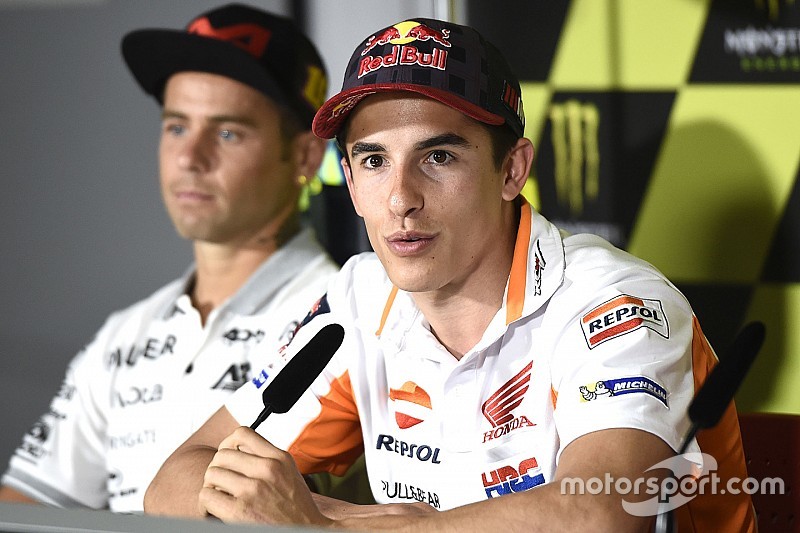 Les Honda pourraient profiter du faible grip selon Márquez