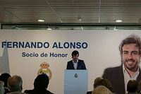 Alonso recebe título de “sócio de honra” do Real Madrid