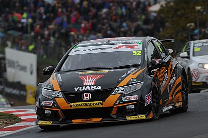 Neal chasing 'plug and play' Shedden replacement