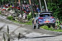 La salud de su copiloto deja fuera a Ogier del sábado de Finlandia 