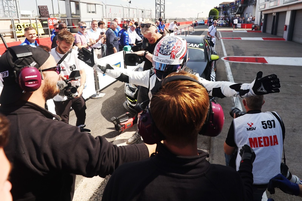 BTCC Donington Park: Morgan doubles up with dominant victory