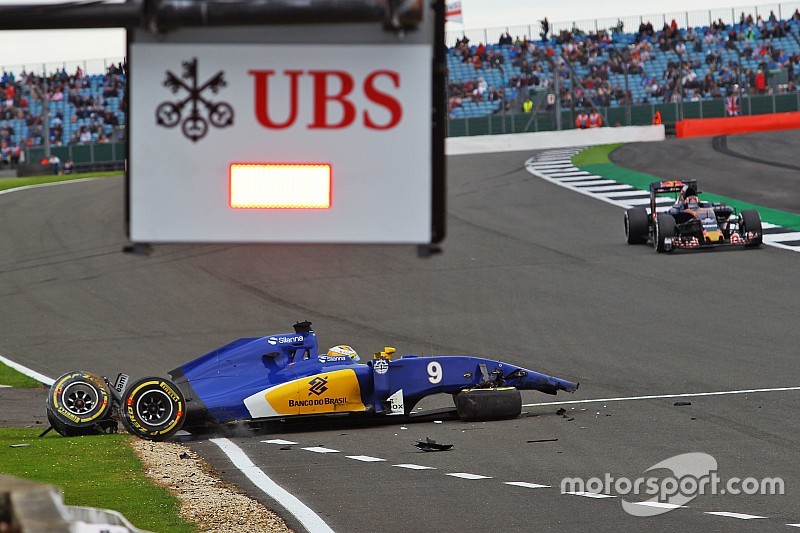 Ericsson taken to hospital after FP3 crash