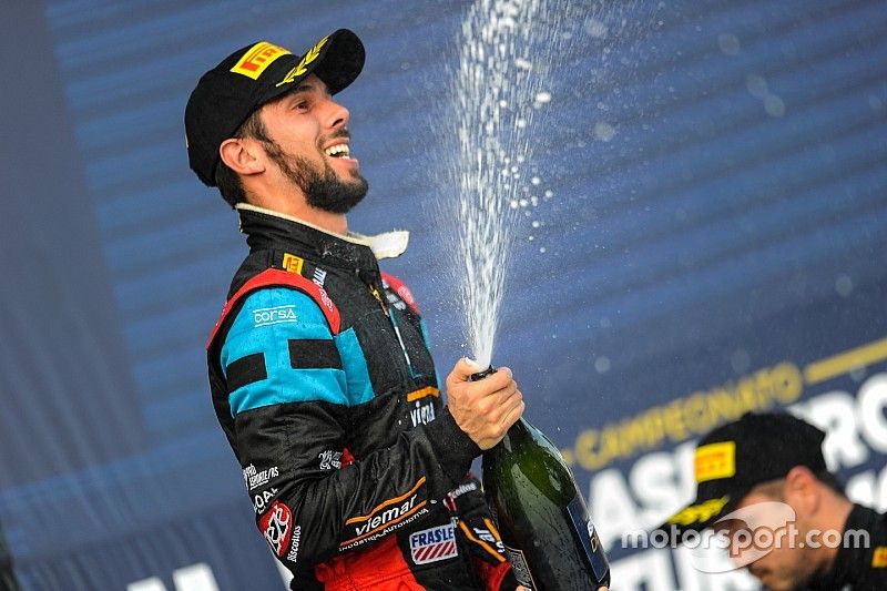 Márcio Campos comemora