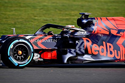 Képeken Verstappen nagy pillanata a Red Bull-Hondával a pályán