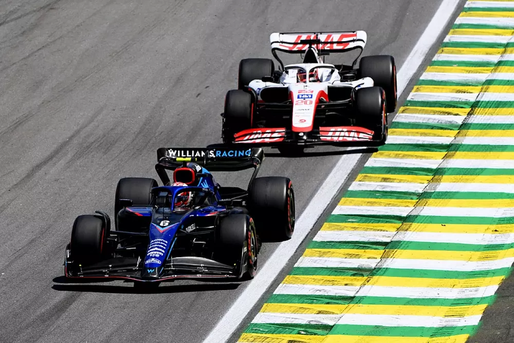 Nicholas Latifi, Williams FW44, Kevin Magnussen, Haas VF-22