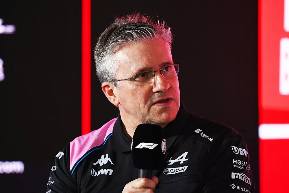 Pat Fry, Director Técnico del equipo Alpine F1, en una rueda de prensa