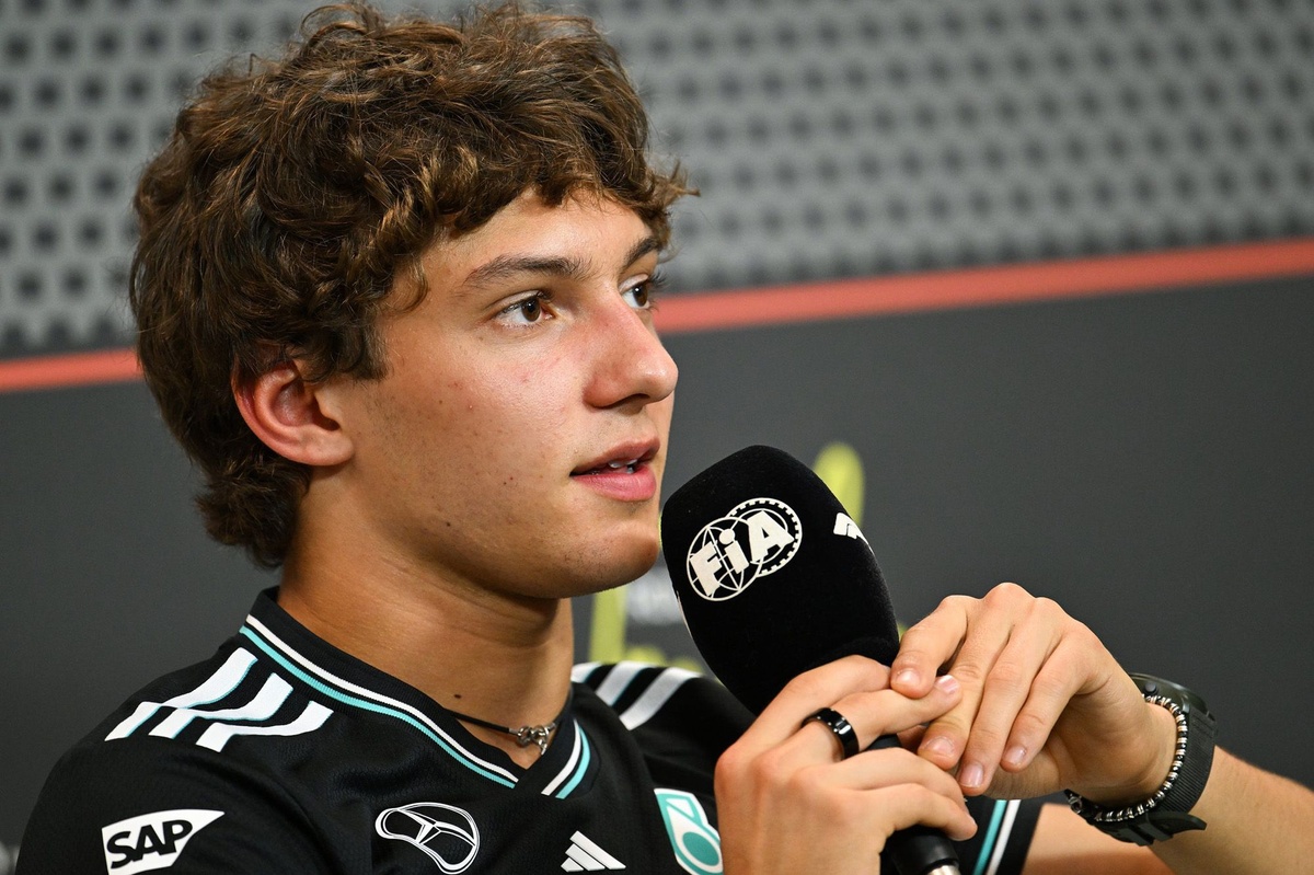 Antonelli: "Mercedes'teki geleceğim konusunda rahatım"