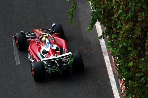 F1: Hamilton lidera dobradinha da Ferrari em Baku no TL2; McLaren fica aquém e Bortoleto é 15°