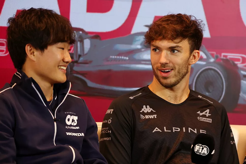 Pierre Gasly, Alpine F1 Team et Yuki Tsunoda, Scuderia AlphaTauri, en conf&eacute;rence de presse