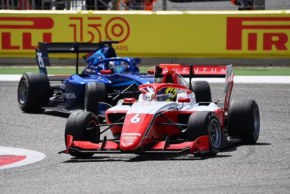 Oliver Bearman, Prema Racing, Zak O'Sullivan, Carlin 