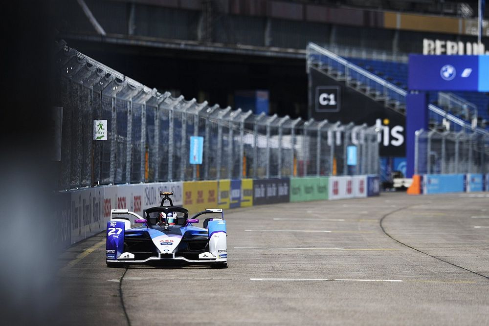 Jake Dennis, BMW i Andretti Motorsport, BMW iFE.21 